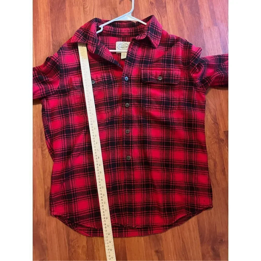 Men’s St John's Bay Classic Fit Legacy Flannel Shirt  Size Large